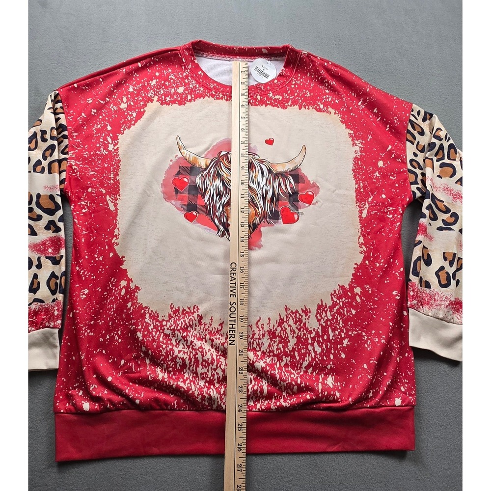 Womens Red Creme Highland Cow Light Sweatshirt Med Leopard Print Sleeve Relaxed - Picture 3 of 8